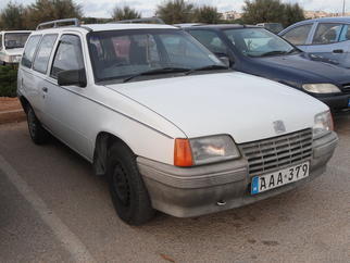  Astra Mk II 旅行車 1984-1991
